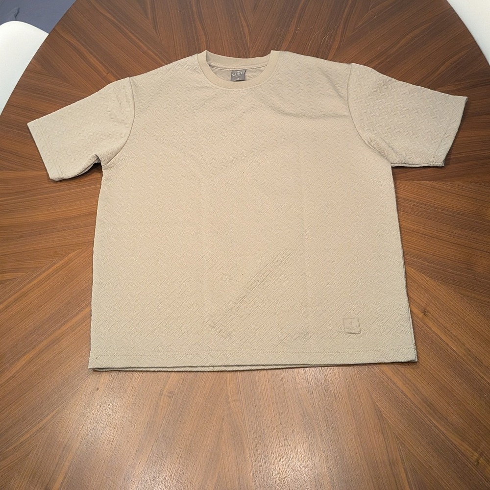 Saints Studio T-Shirt Mens Medium Beige Excellent Textured Jacquard Short Sleeve